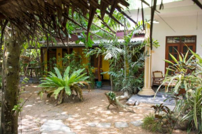 Отель Minara Guest House  Mirissa